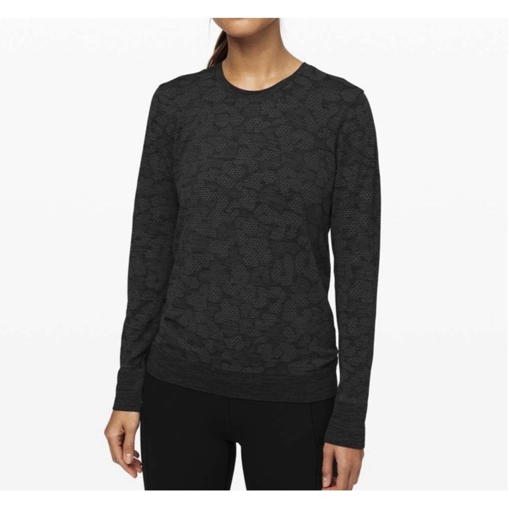 LULULEMON Breeze By Long Sleeve Top Womens Size 8 Camo Titanium/Black Breathable